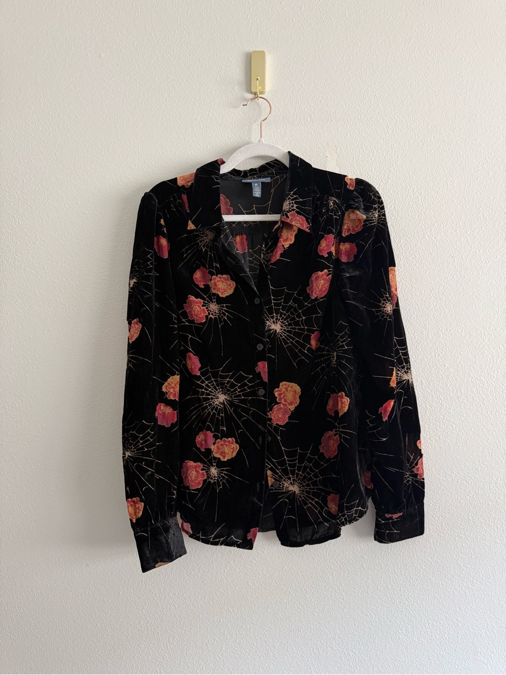ModCloth Velvet Burnout Floral & Spiderweb Long Sleeve Button Down Sz M NWT